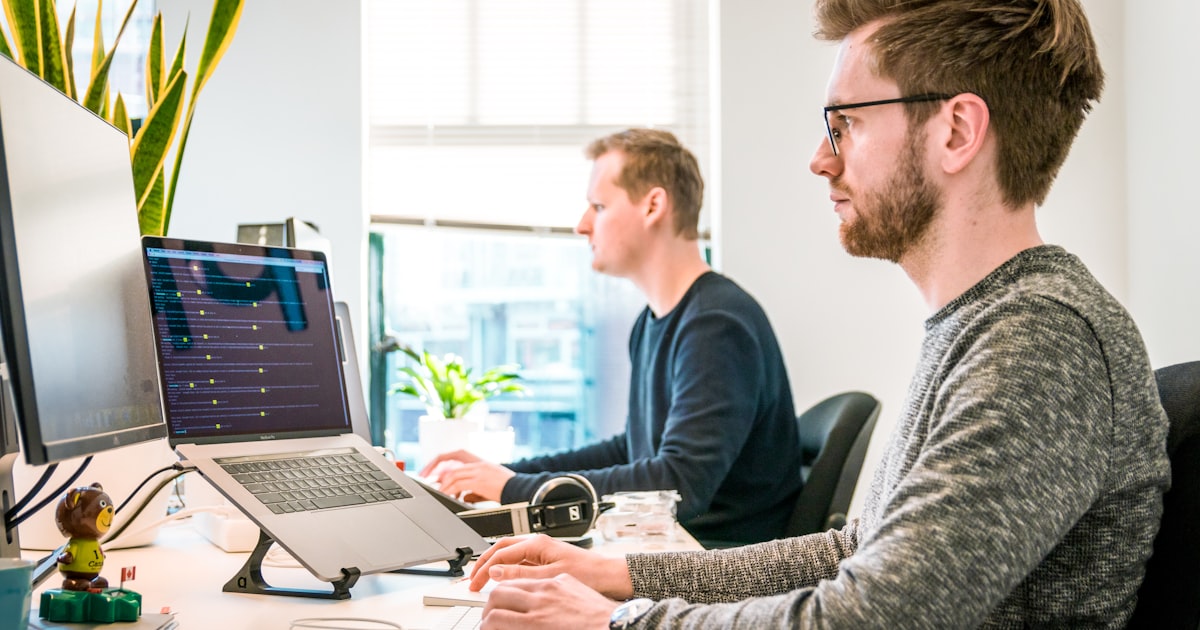 SaaS vs 客製化系統決策分析封面圖