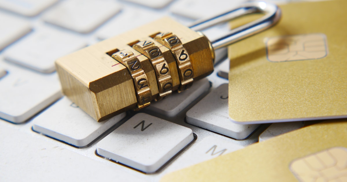 Microsoft 365 E7 Frontier Suite 採購決策示意