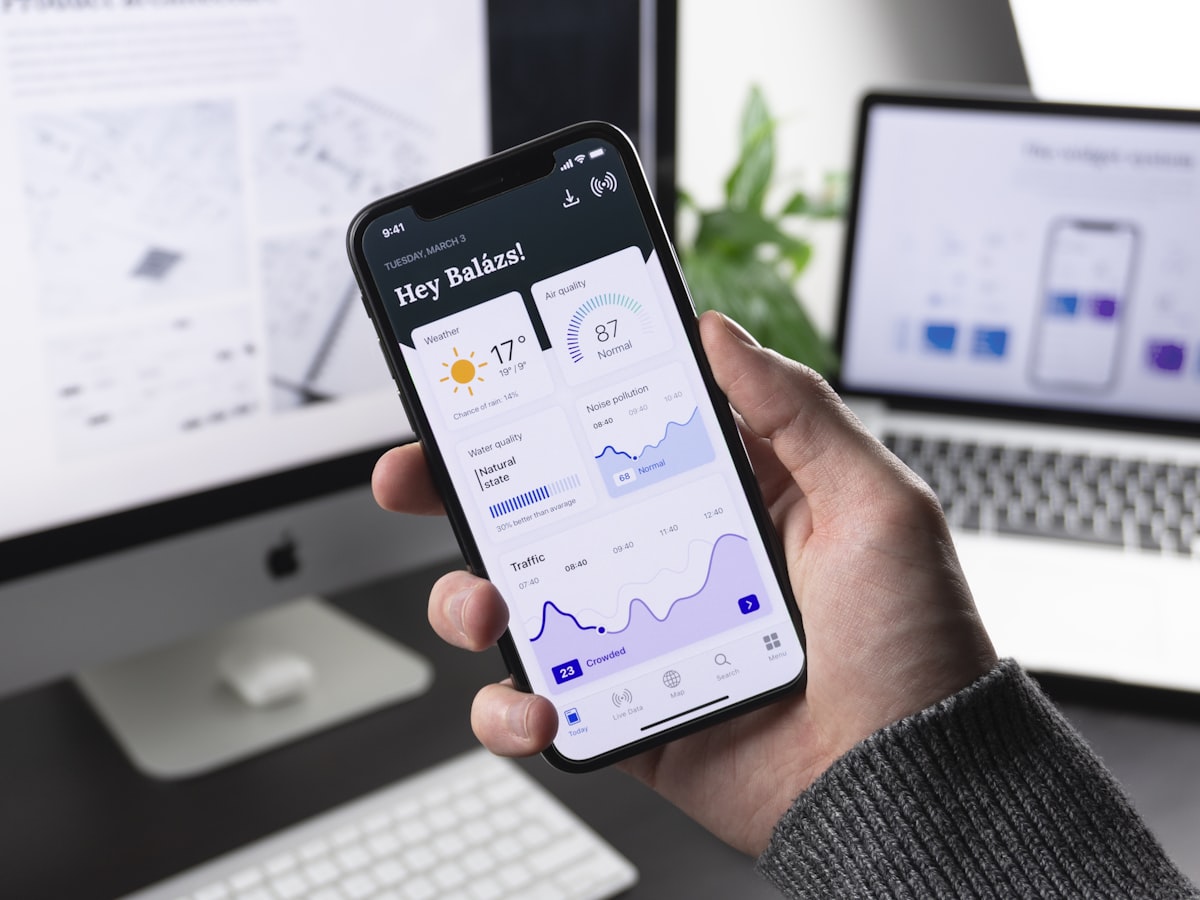 手機 APP 介面設計與多裝置 mockup 畫面