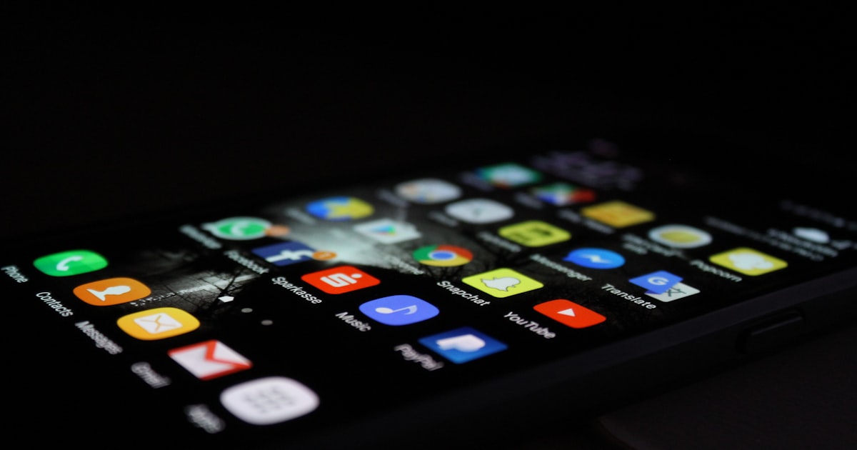 APP 開發報價 8 萬 vs 80 萬差在哪？哪些功能該砍、哪些絕不能省、哪些能用 No-code 取代 封面圖