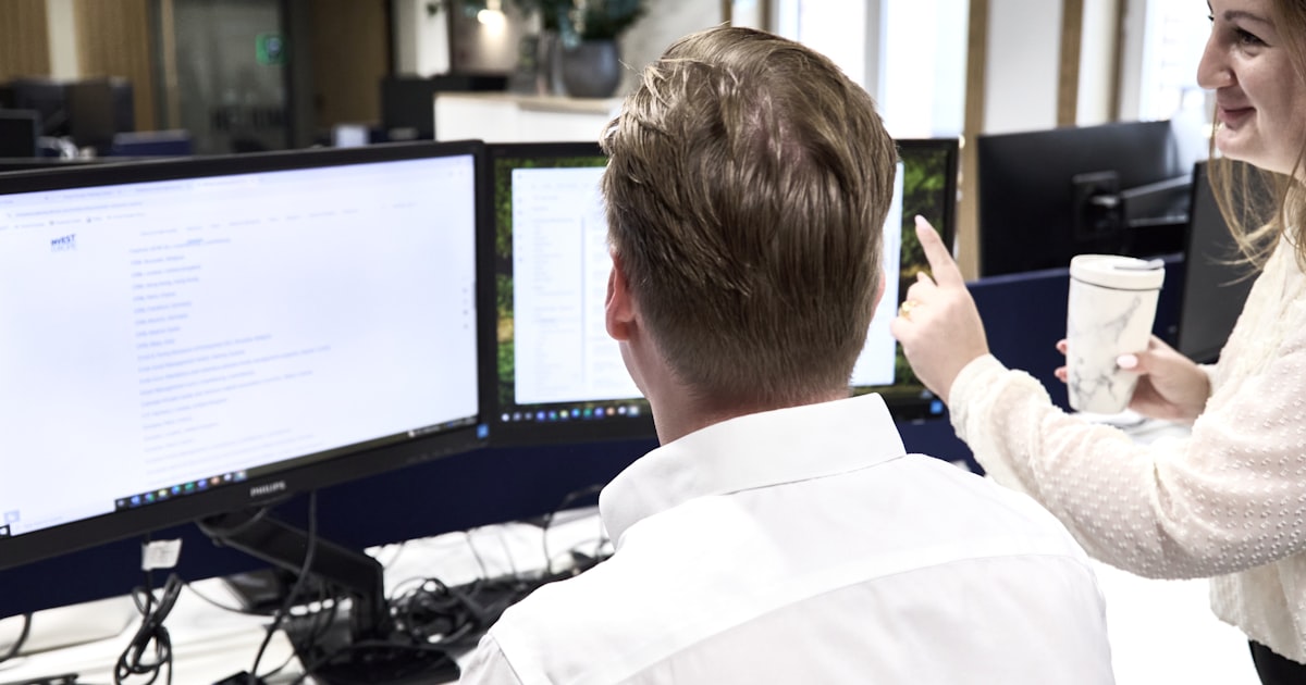 客製化客服中心 / Call Center CTI / 全通路客服系統開發完整指南:6 個關鍵決策、3 個報價區間、5 個常見地雷 封面圖