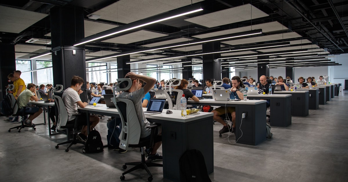 ERP 系統導入企業辦公室場景